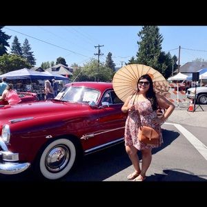 Meet your Posher, Maxine